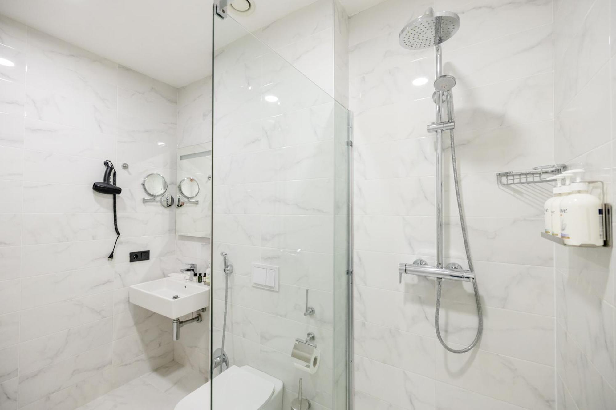 Brosse Garden Hotel Tbilisi Eksteriør billede