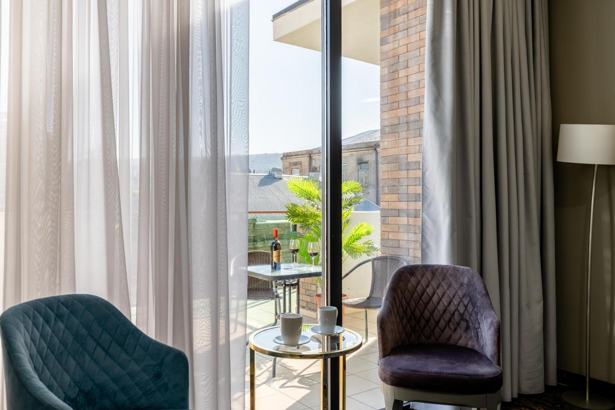 Brosse Garden Hotel Tbilisi Eksteriør billede